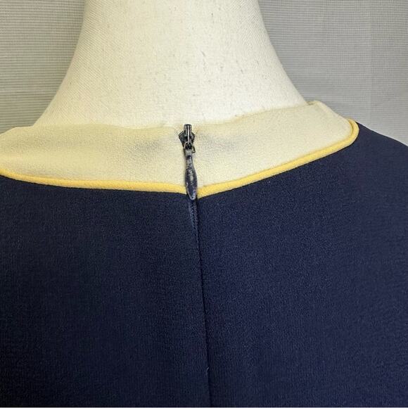 Vintage Talbots Navy Blue Dress with Contrast Trim and Pearl Buttons - Size 4 - Picture 6 of 11